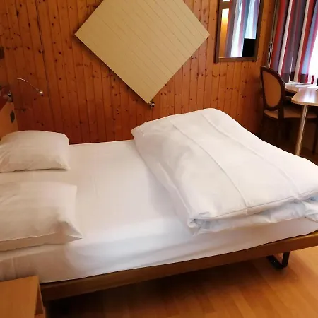 Hotel Du Stand 2*