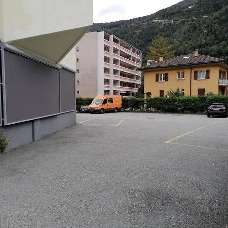 Du Stand Hotel 2*