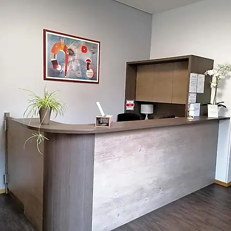 Hotel Du Stand 2*