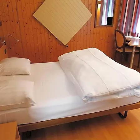 Du Stand Hotel 2*