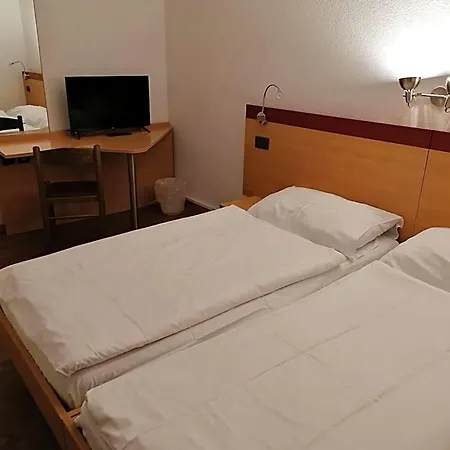 Du Stand Hotel 2*