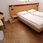 Du Stand Отель Martigny