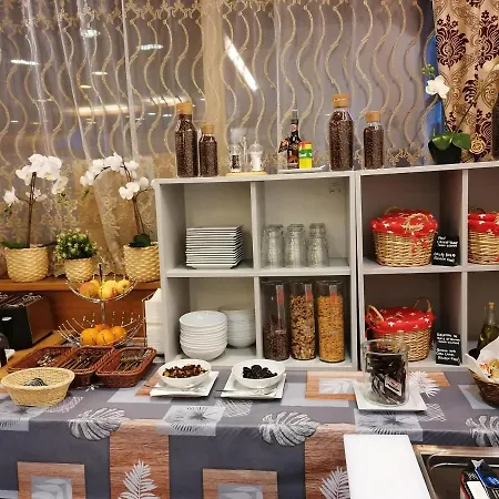 Du Stand Hotel 2*
