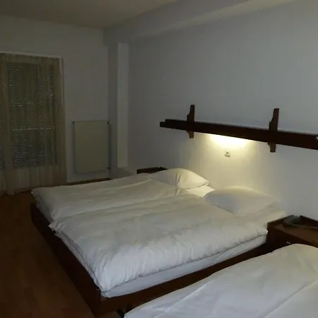 Du Stand Hotel 2*