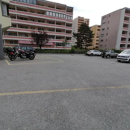 Du Stand Hotel 2*